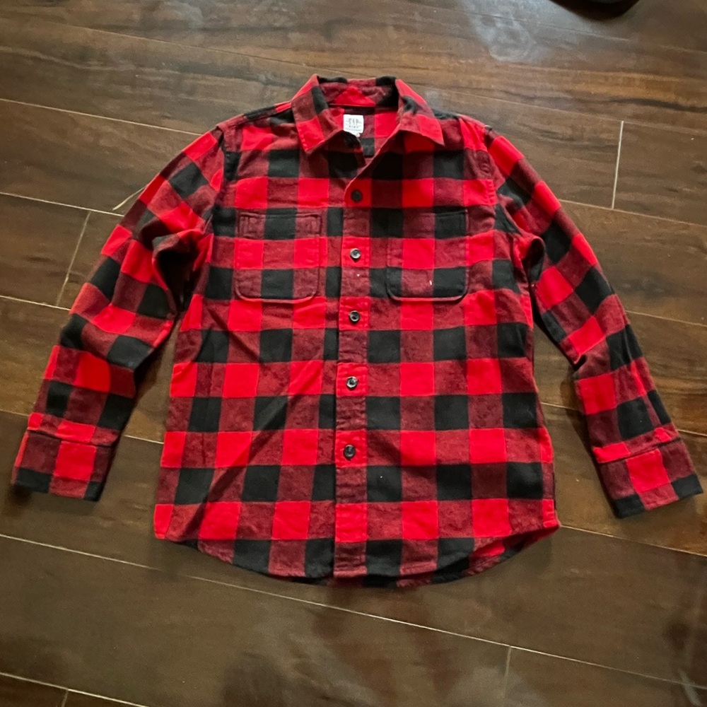 ⭐️EUC - Gap Kids - Red & Black Flannel Long Sleeve Button Down Shirt - Boys M